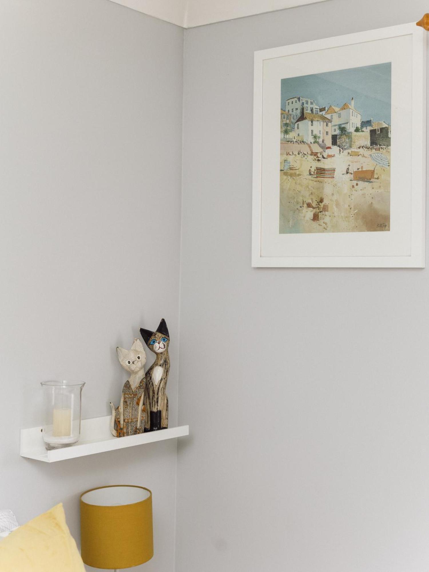 Beautiful Apartment In Guildford With Parking Send ภายนอก รูปภาพ